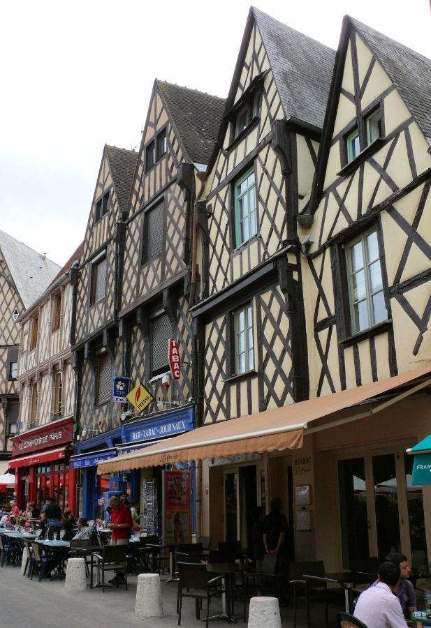 La Tour De Beurre- Appartement Lumineux Et Spacieux Bourges Ngoại thất bức ảnh